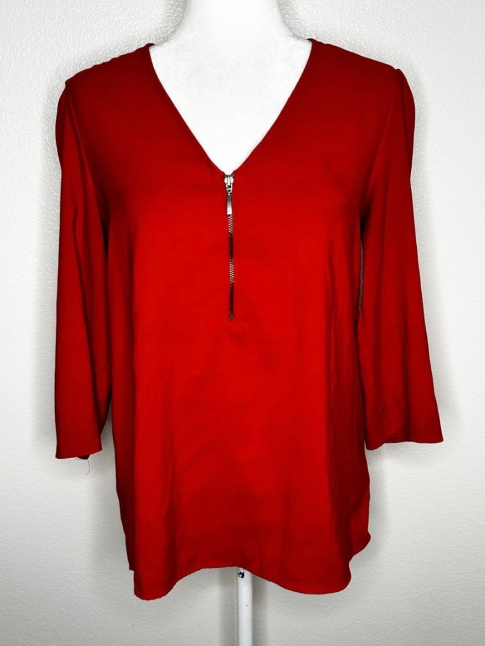 Express Womens Red Satin V-Neck Long Sleeve Half Zip Top Blouse Size M